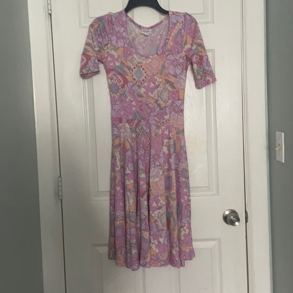 ☀️Pick 1 for $8 or 2 for $13
XS Lularoe Dress
